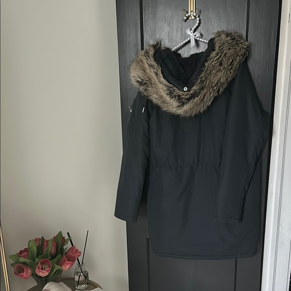 Swiss Tech Black Jacket with Faux Fur - Picture 3 of 3